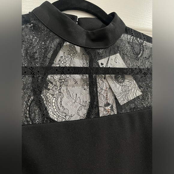 NWT Lace Bell Sleeve Dress - Picture 4 of 4